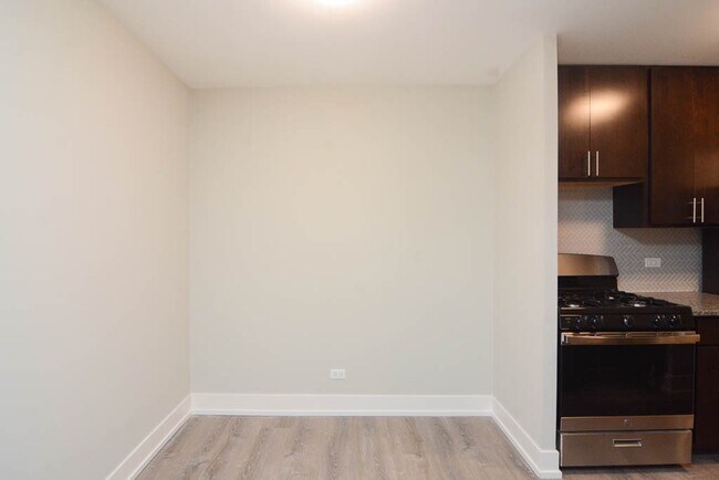 Foto del edificio - 533 W Surf St