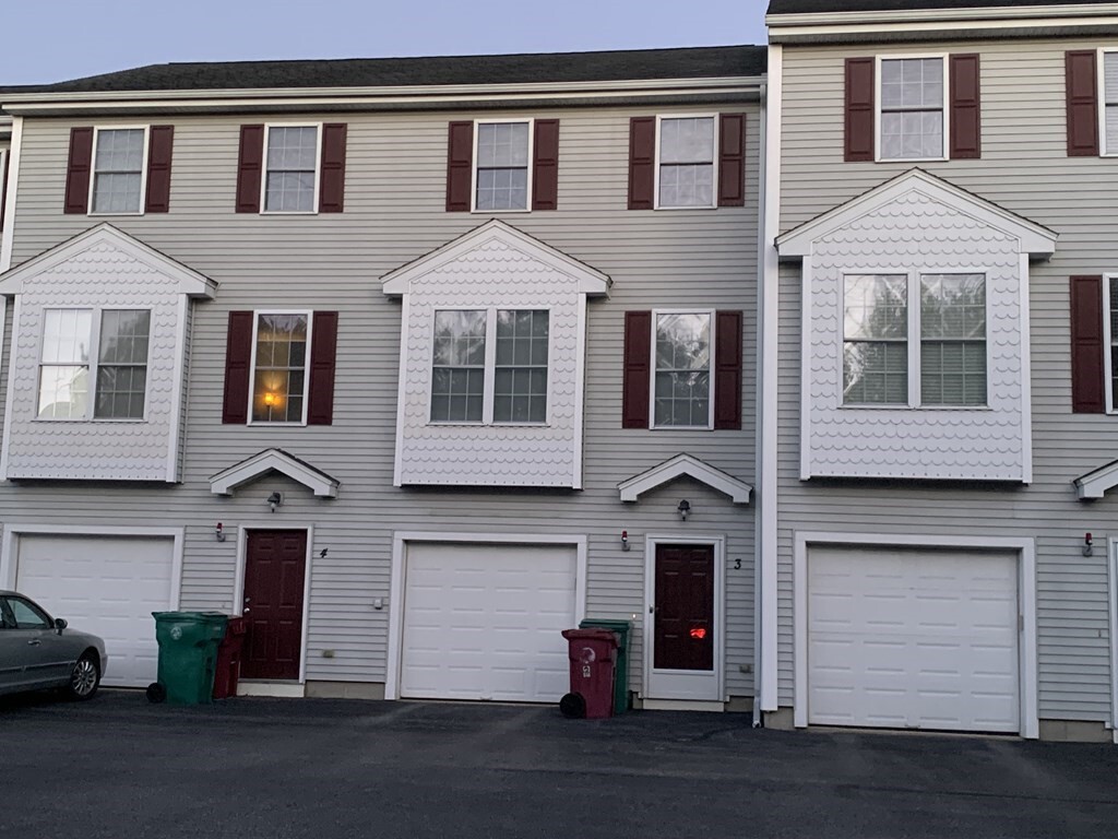 Primary Photo - 933 Varnum Ave