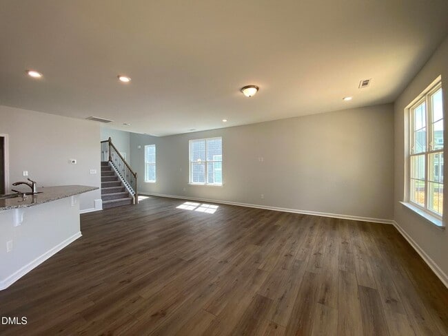 Building Photo - 17 Red Crabapple Ct
