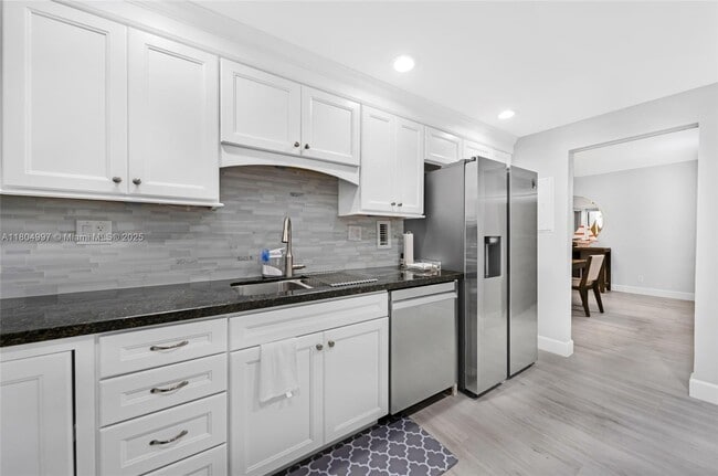Building Photo - 4250 Galt Ocean Dr