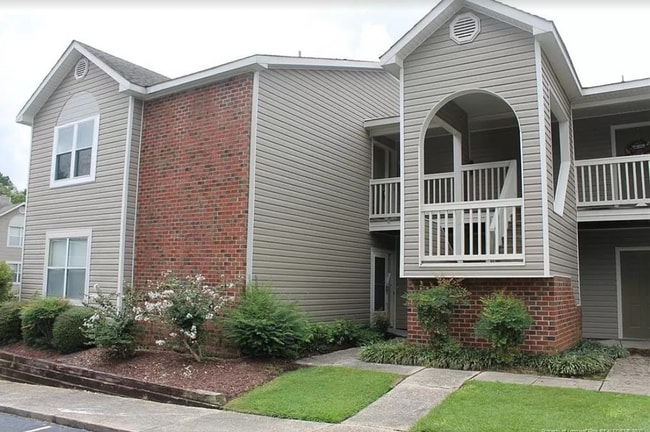 Building Photo - 667 Bartons Landing Pl