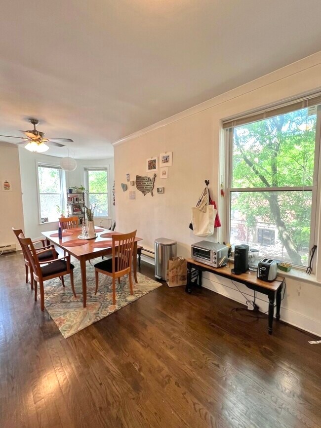 Foto del edificio - 2905 N Mildred Ave