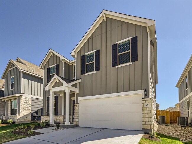 Building Photo - 1608 Holly Lk Dr