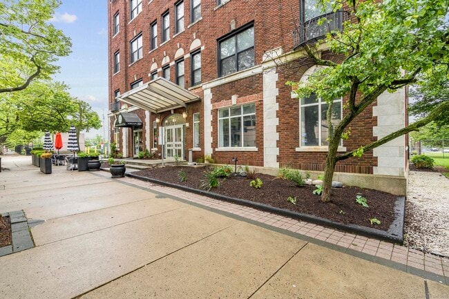 Building Photo - 881 Lafayette Blvd