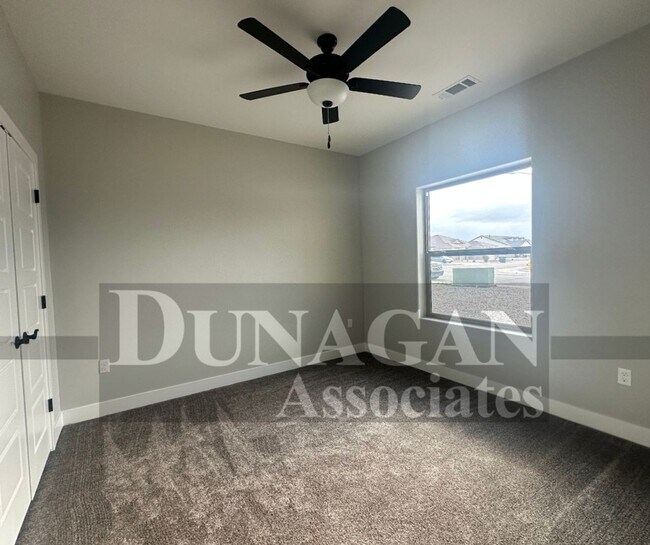 Foto del edificio - New Construction Home! 4 Bedroom 2 Bath