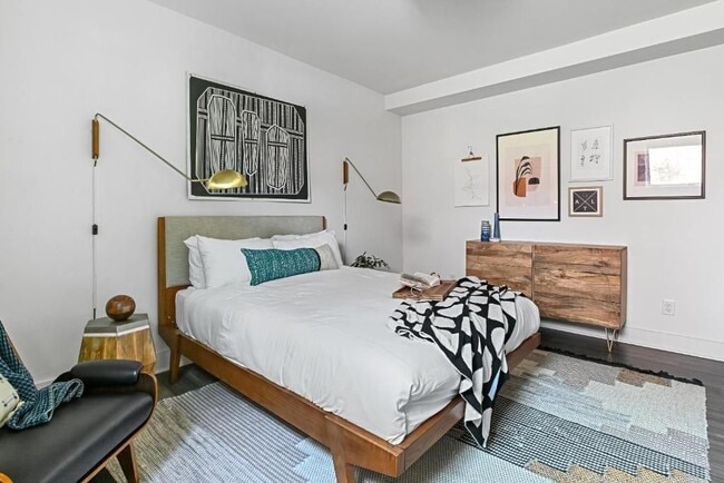 Foto del edificio - 634 Bonaventure Ave NE