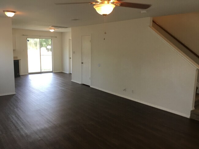 Building Photo - 3500 Banda Lane