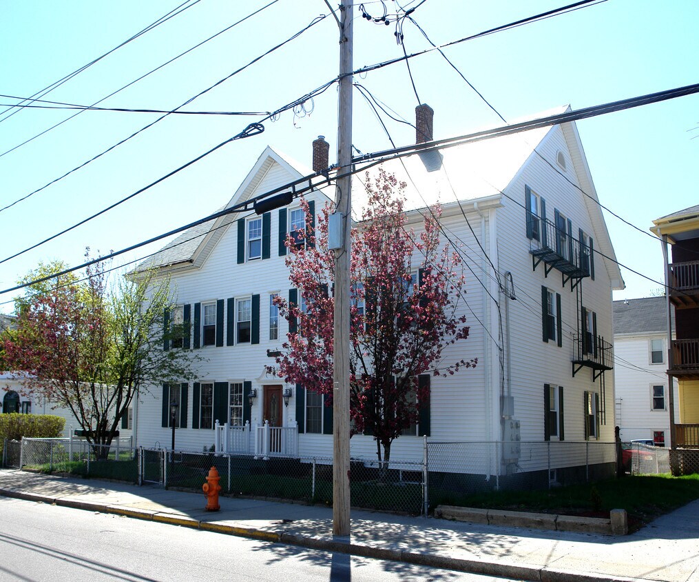 Foto del edificio - 402 Rathbun St