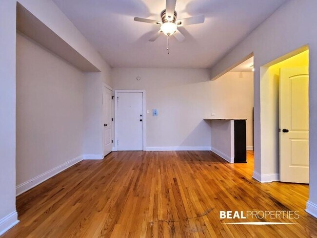 Building Photo - 0 bedroom in CHICAGO IL 60640