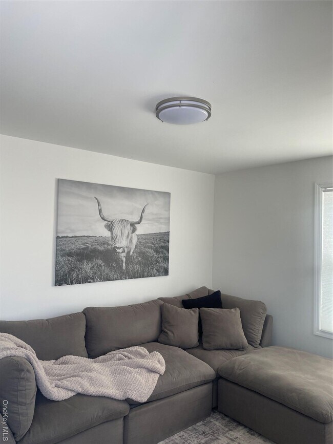 Building Photo - 7 Anawanda Rd