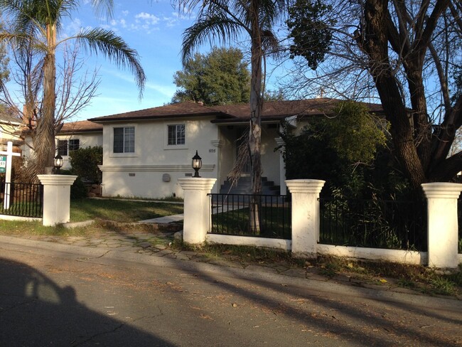 Foto del edificio - Fair Oaks home on 1/4 acre lot.