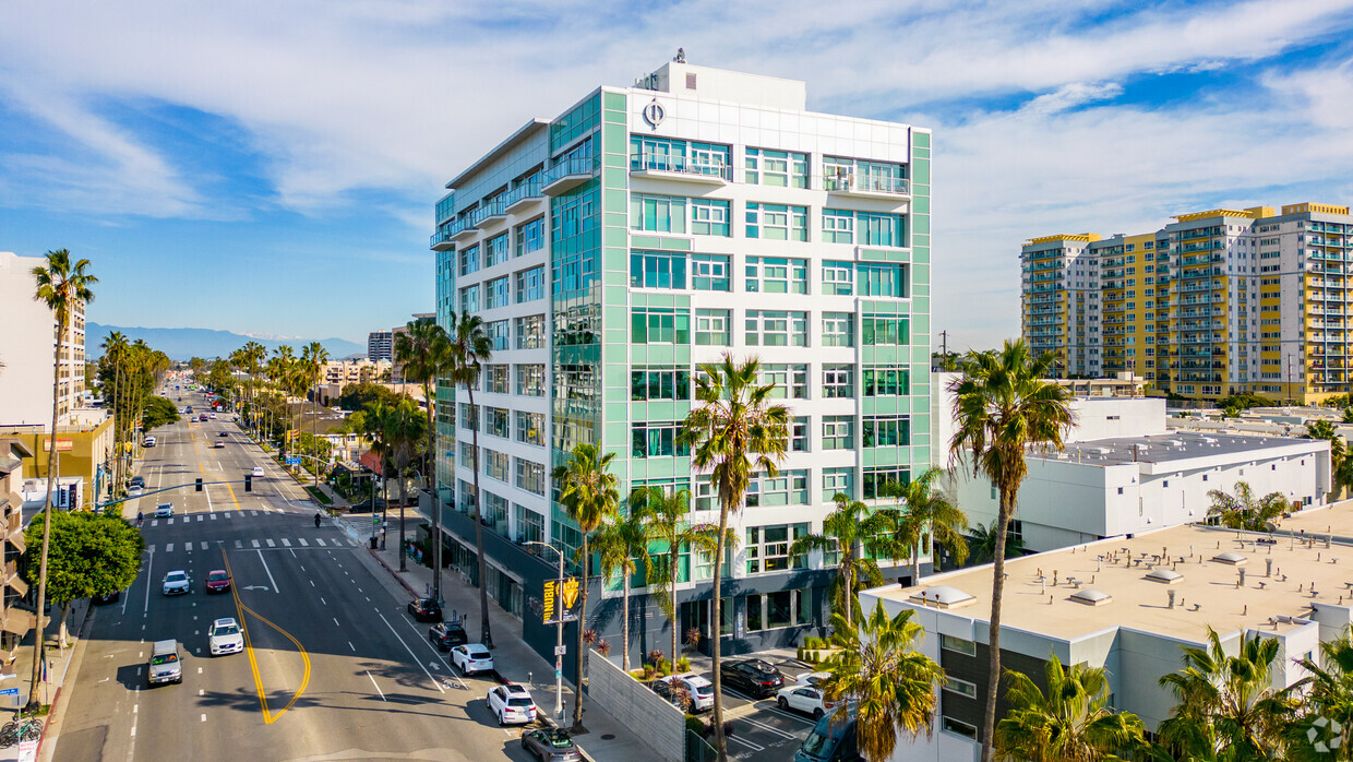 Primaria - Pier Pointe Condos