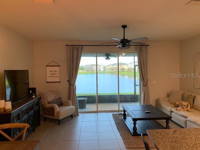 Foto del edificio - 8754 FALLING BLUE Pl