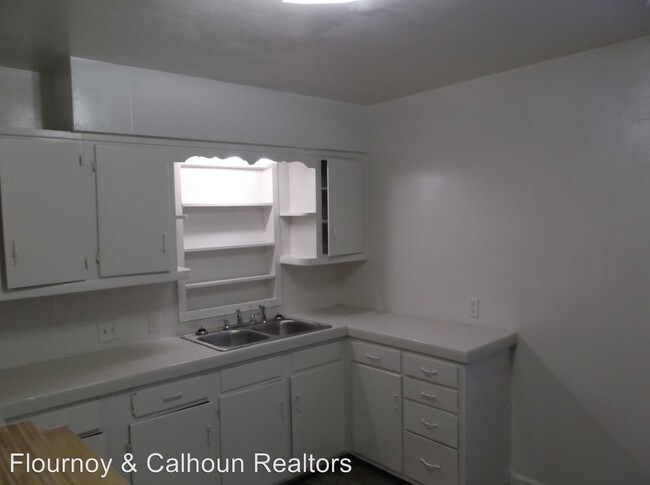 Building Photo - 2 br, 1 bath House - 22 Douglas Street