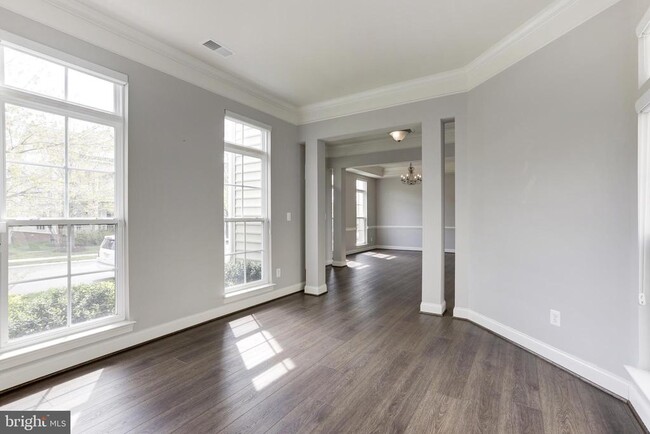 Foto del edificio - 23247 Hickox Dr
