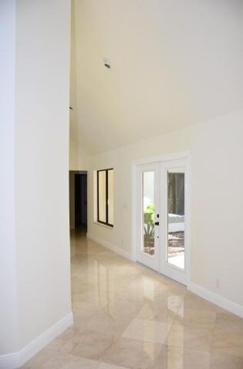 Building Photo - 12677 Pineacre Ln