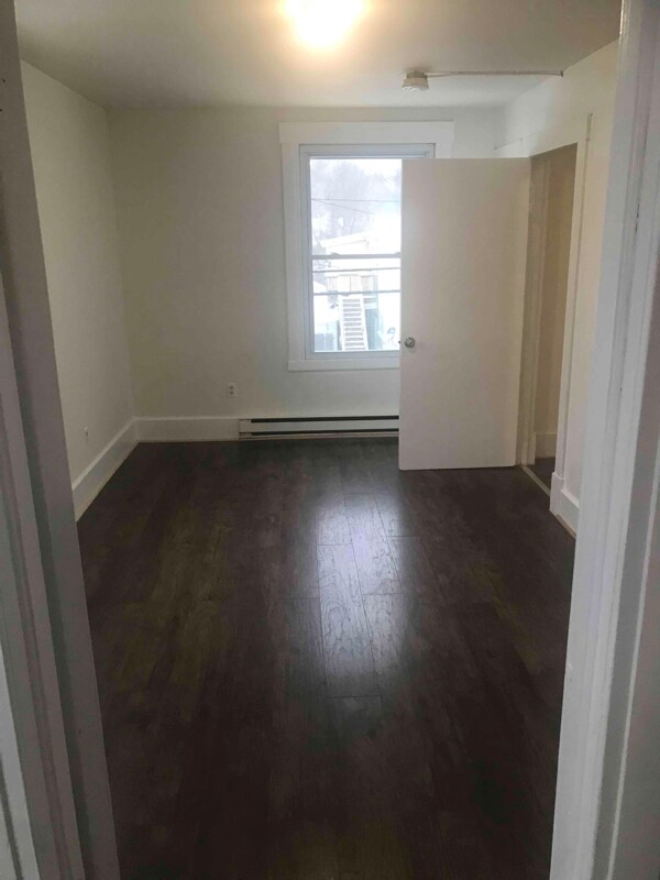 202 Dewey Ave, Pittsfield, MA 01201 Room for Rent in Pittsfield, MA