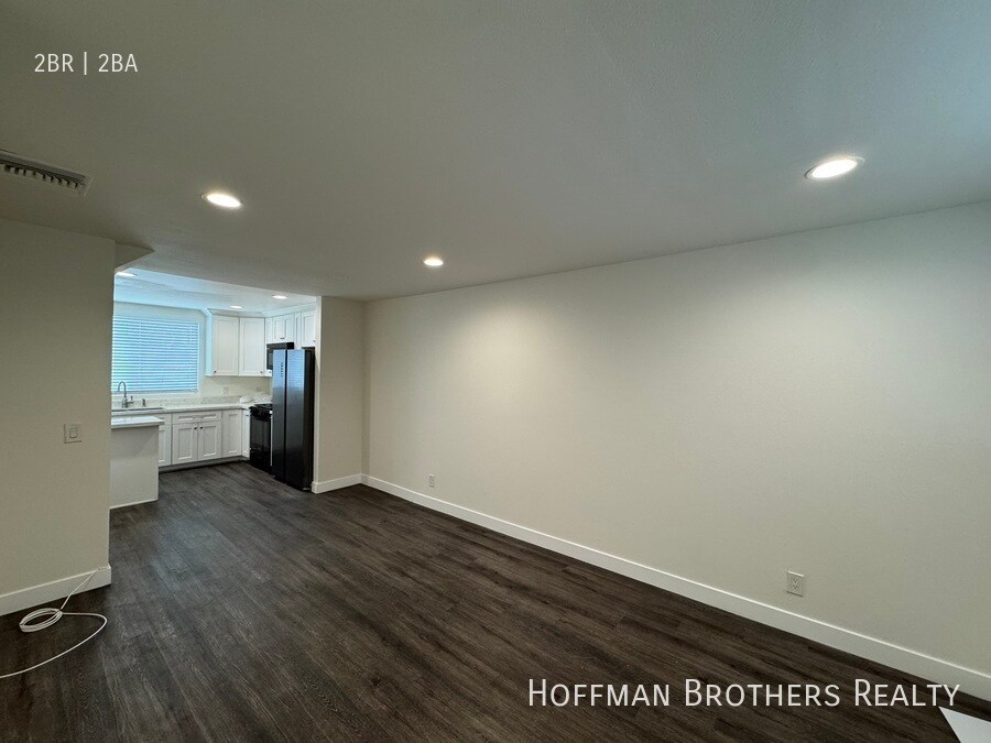 Foto principal - 619 N Kingsley Dr