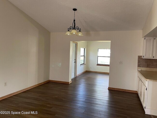 Foto del edificio - 363 Emerson Dr NW