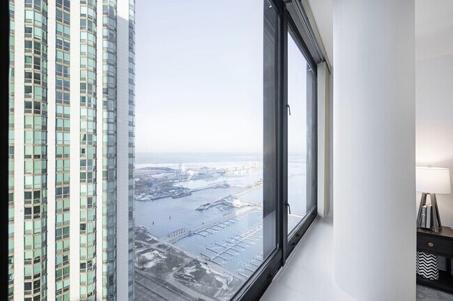 Foto del edificio - 155 N Harbor Dr