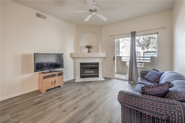 Foto del edificio - 5415 W Harmon Ave