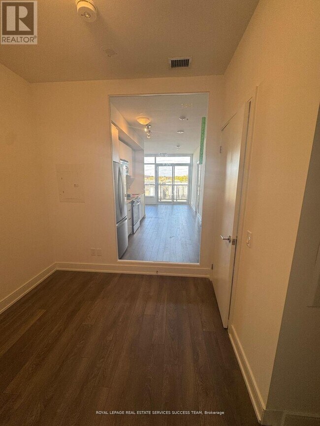 Photo du bâtiment - 1350 Ellesmere Rd