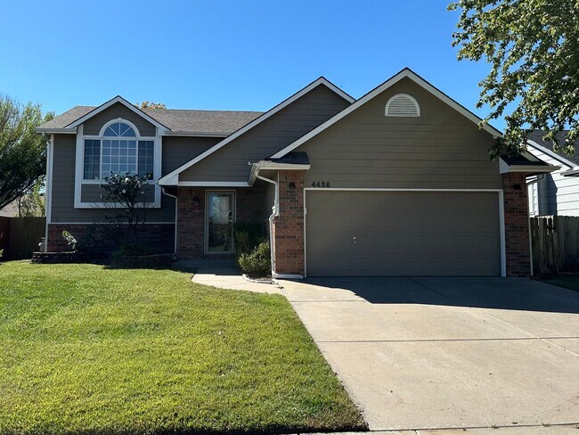 Foto del edificio - BEAUTIFUL Northeast Side Home!!! **MOVE-IN...