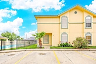 Building Photo - 1000 Ranchway Dr