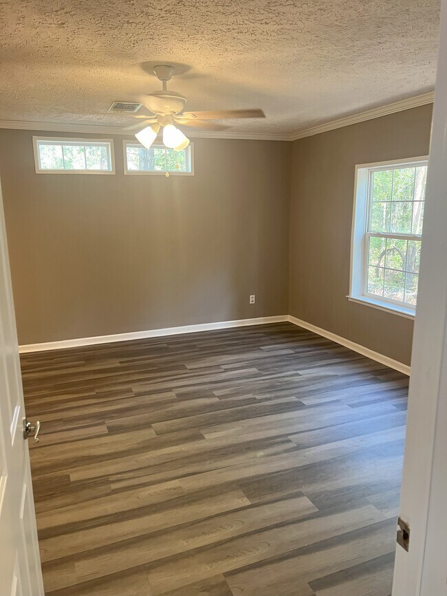 Foto del edificio - 489 Windwood Dr