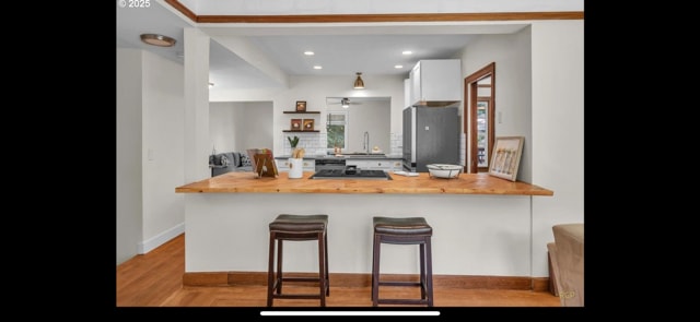 Foto del edificio - 3700 NE Maywood Pl