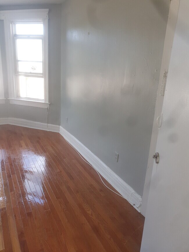 Building Photo - 135 Wilkinson Ave