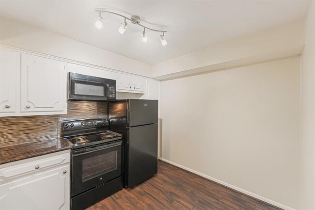Building Photo - 5239 Arboles Dr