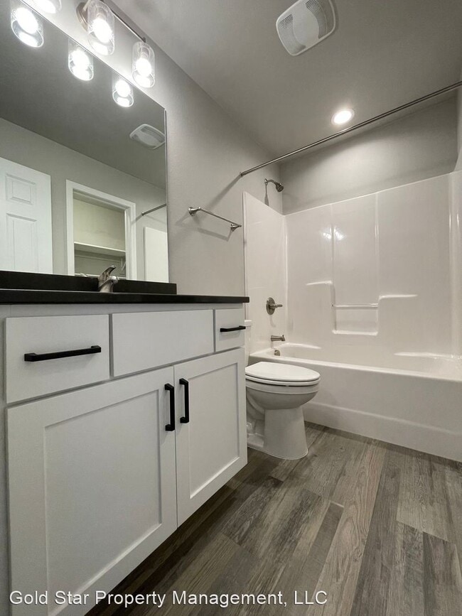 Building Photo - 3 br, 2.5 bath House - 3304 Kenner Loop