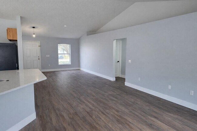 Foto del edificio - 1451 Swan Ct