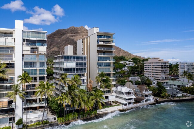 Building Photo - 3019 Kalakaua Ave