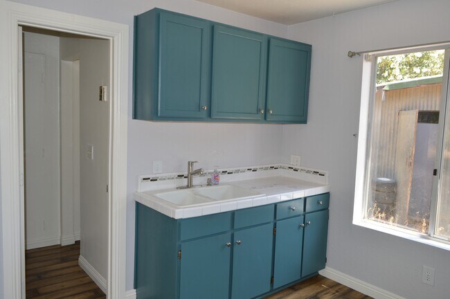 Foto del edificio - 31101 San Timoteo Canyon Rd