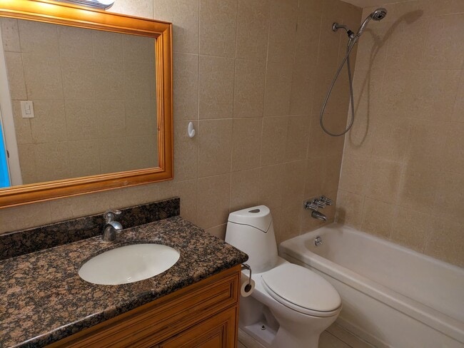 Foto del edificio - Ground Floor 2/1 **Water/Sewer Included**