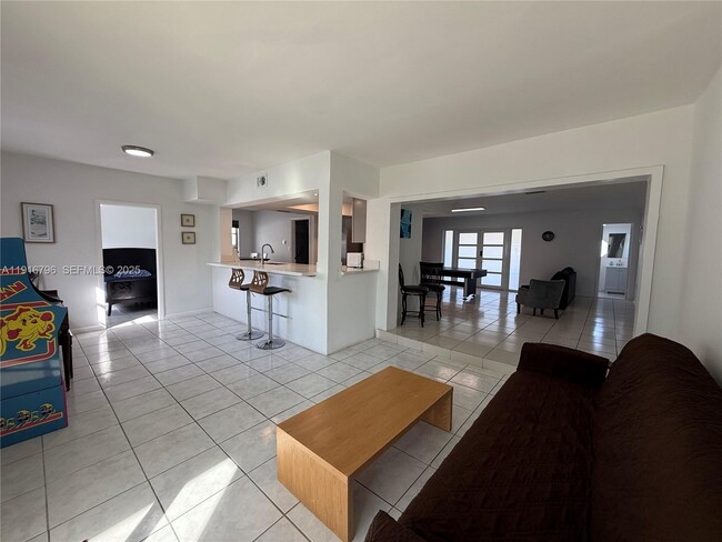 Foto del edificio - 8636 Beekman Dr