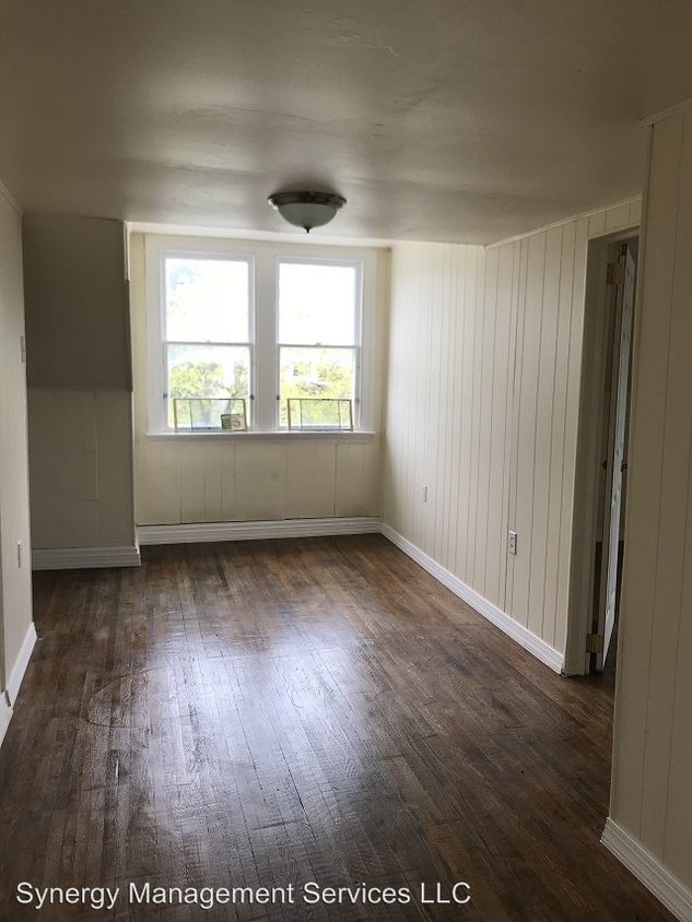 Foto principal - 666-666 Oak Hill Ave