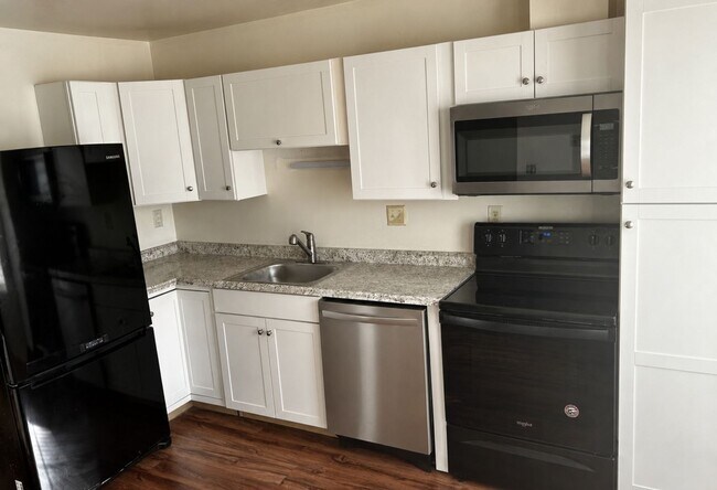 Foto del edificio - Beautiful 3 Bedroom Home in Virginia Beach with Updated Kitchen!