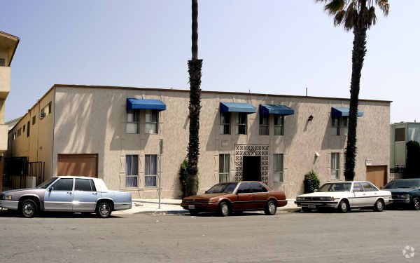 Primary Photo - 1750 Coronado Ave