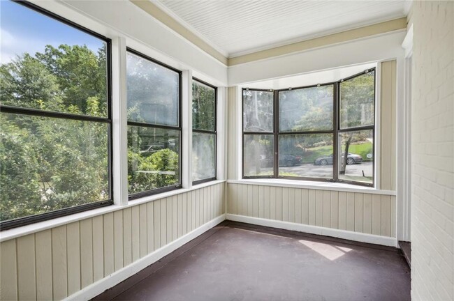 Building Photo - 1820 Marlbrook Dr NE