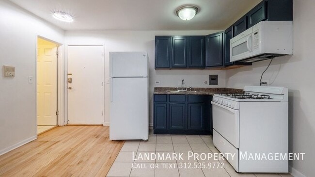 Foto del edificio - 2401 W Balmoral Ave