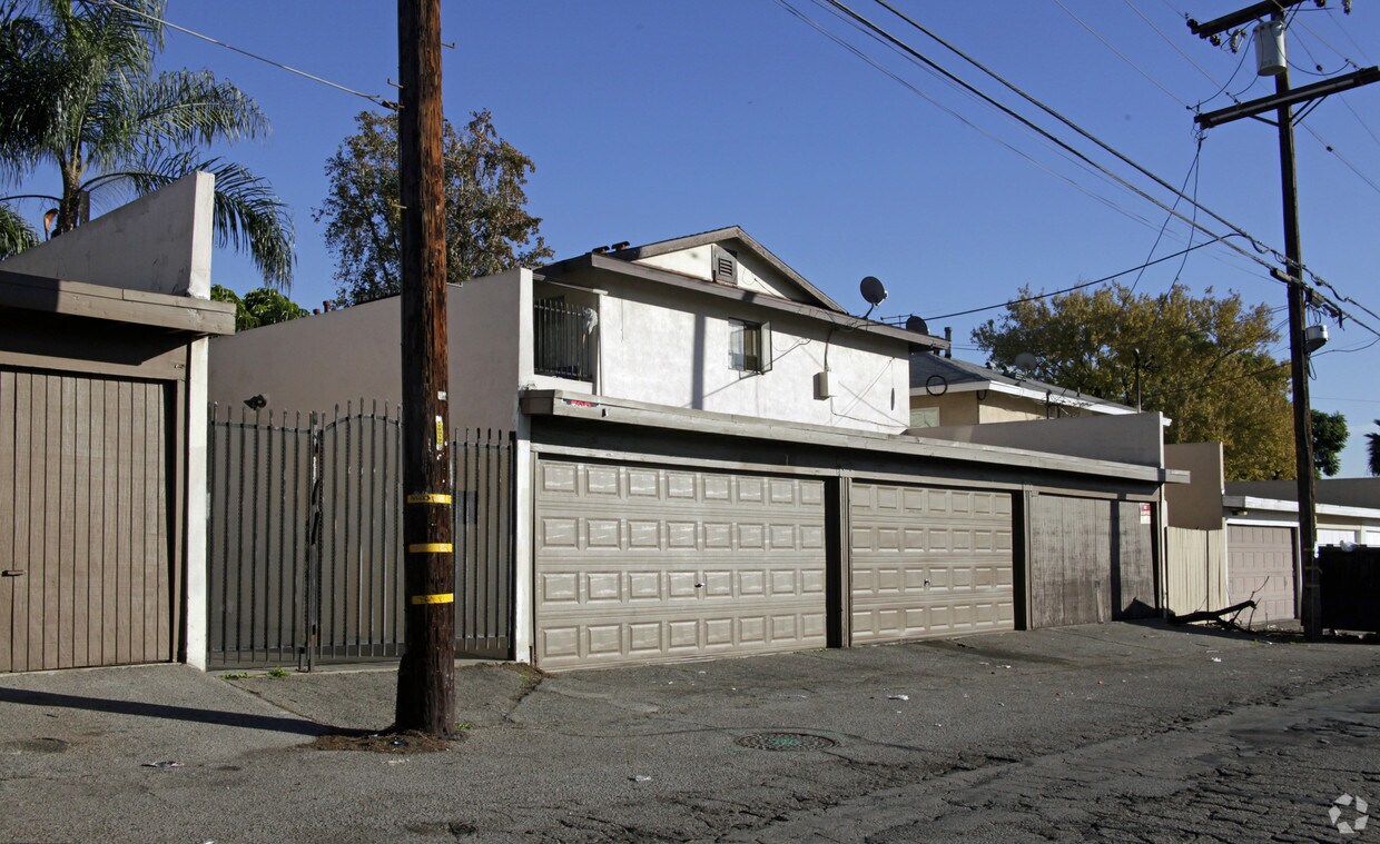 Building Photo - 813-817 N Palmetto Ave