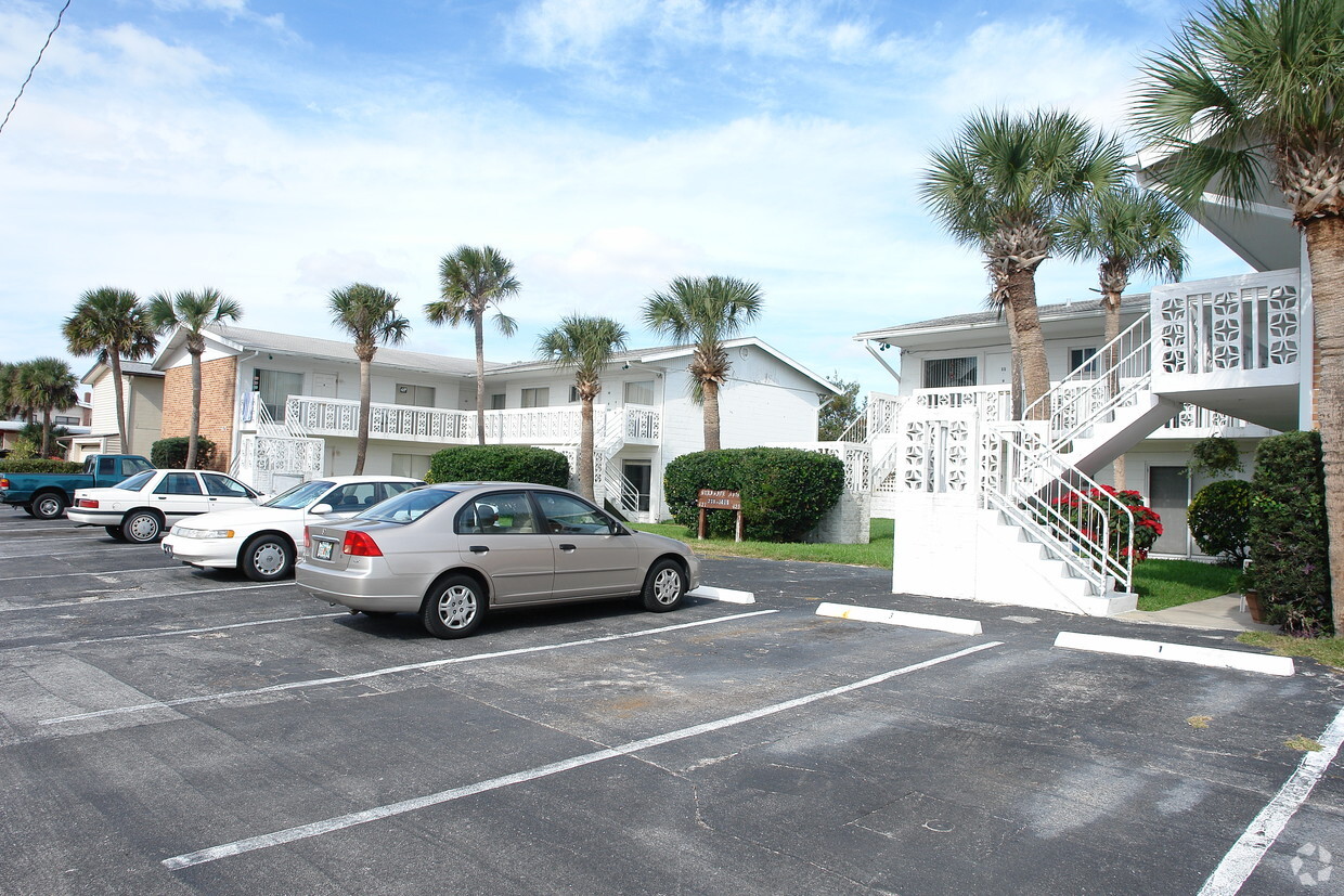 Building Photo - Surf Side Apartments