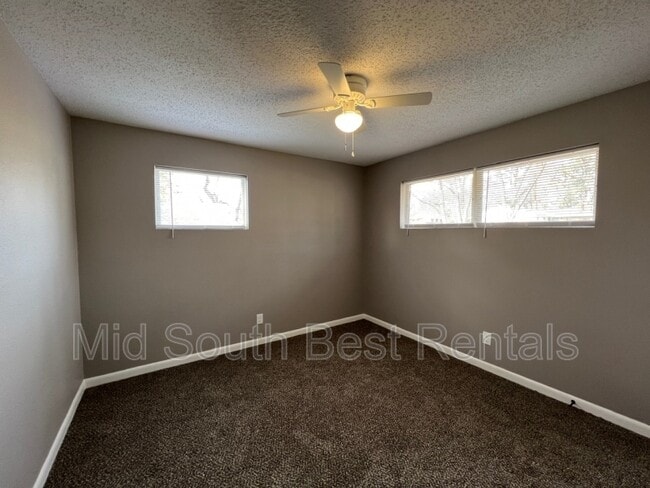 Building Photo - 1731 Claire Dr