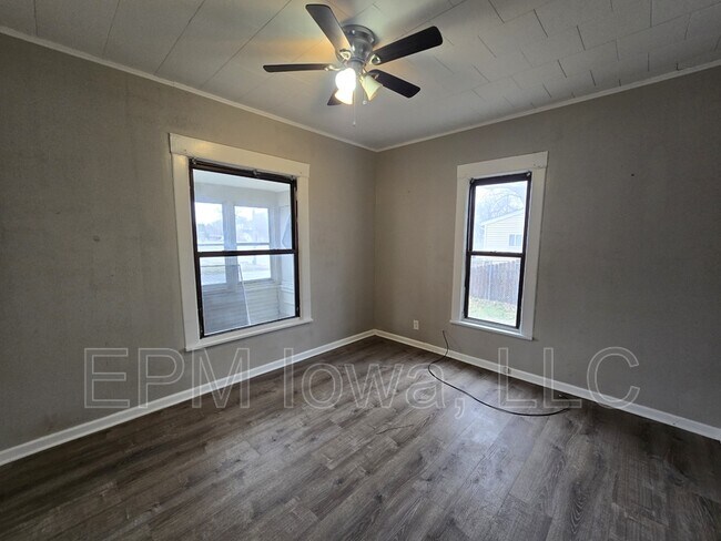 Foto del edificio - 214 Edwards St