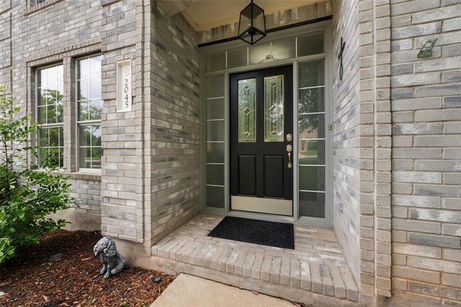 Building Photo - 2045 St Andrews Dr