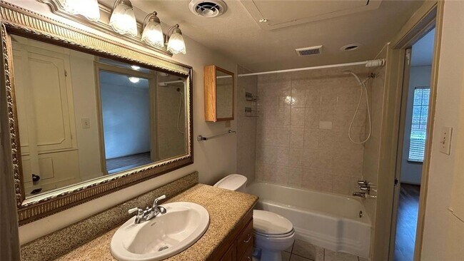 Foto del edificio - 7600 Burgoyne Rd
