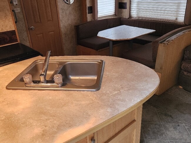 Foto del edificio - 336 Co Rd 90B